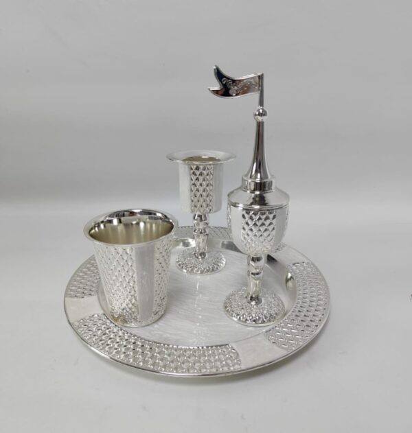 7569f0ee-209e-4f3c-944a-49e6293cb554